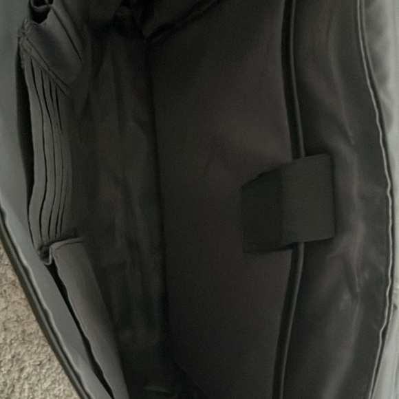 Kenneth Cole Computer/Tablet Bag - Picture 4 of 5